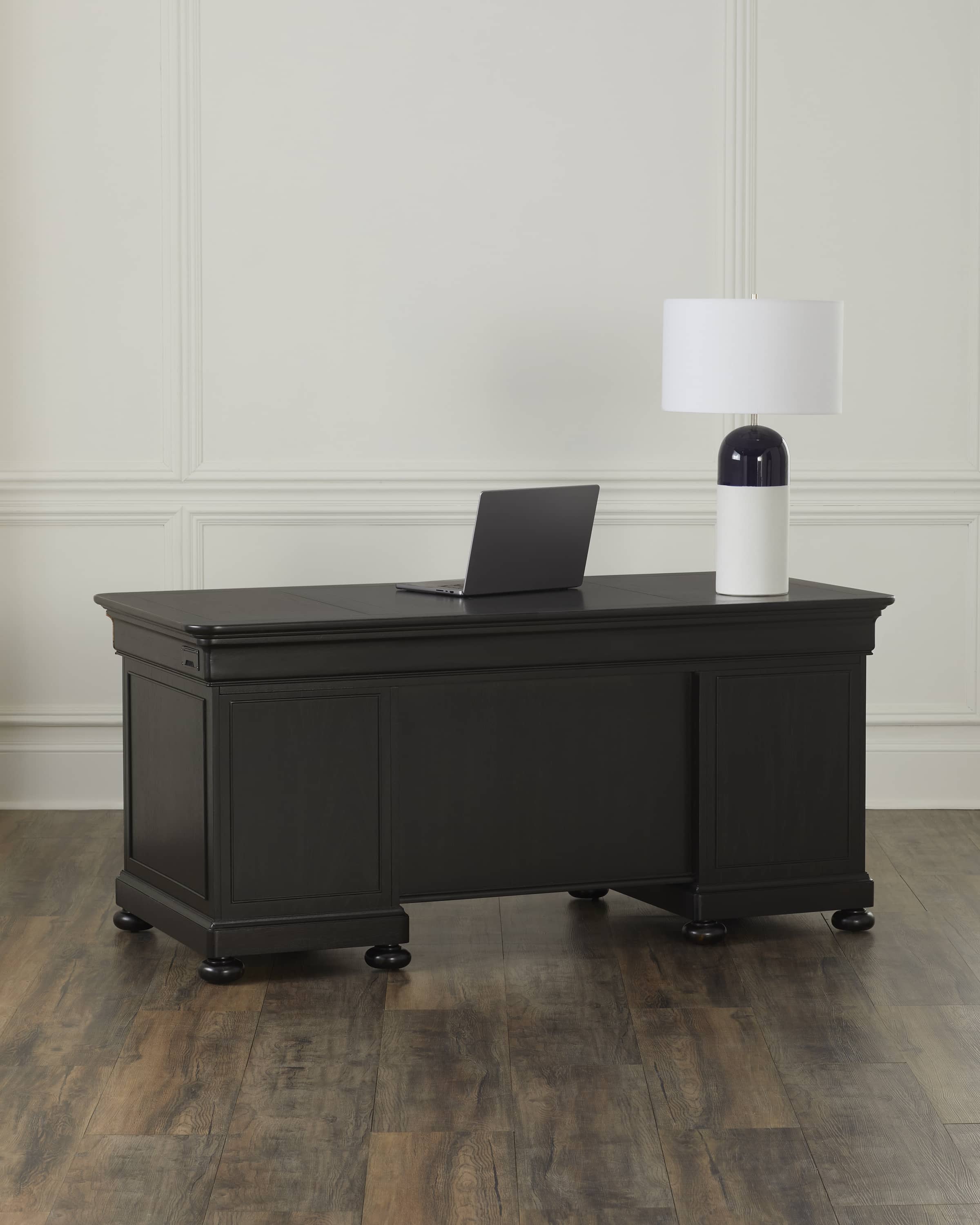 Hooker Furniture Bristowe Executive Desk