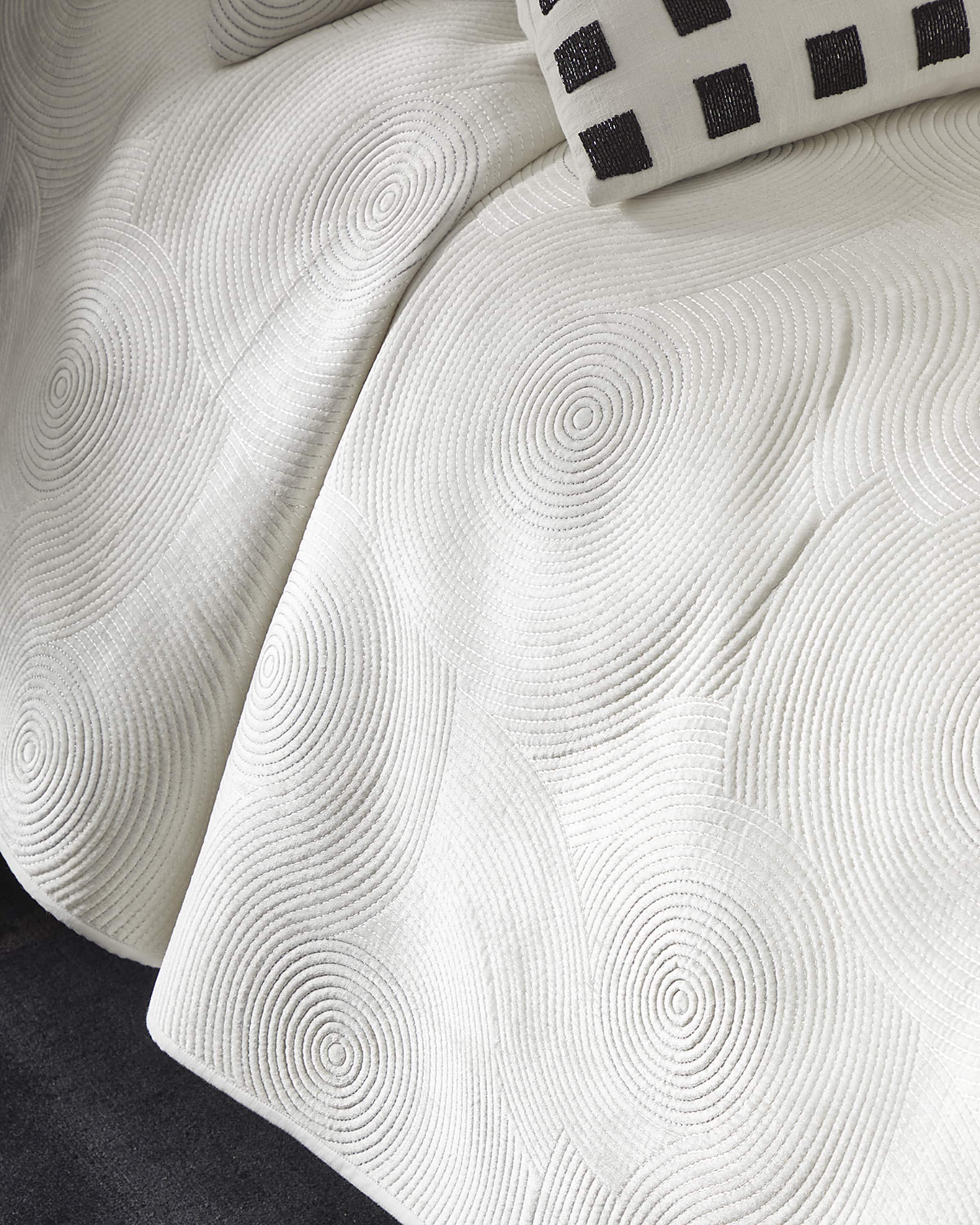 Callisto Home Einar Velvet Coverlet, Queen