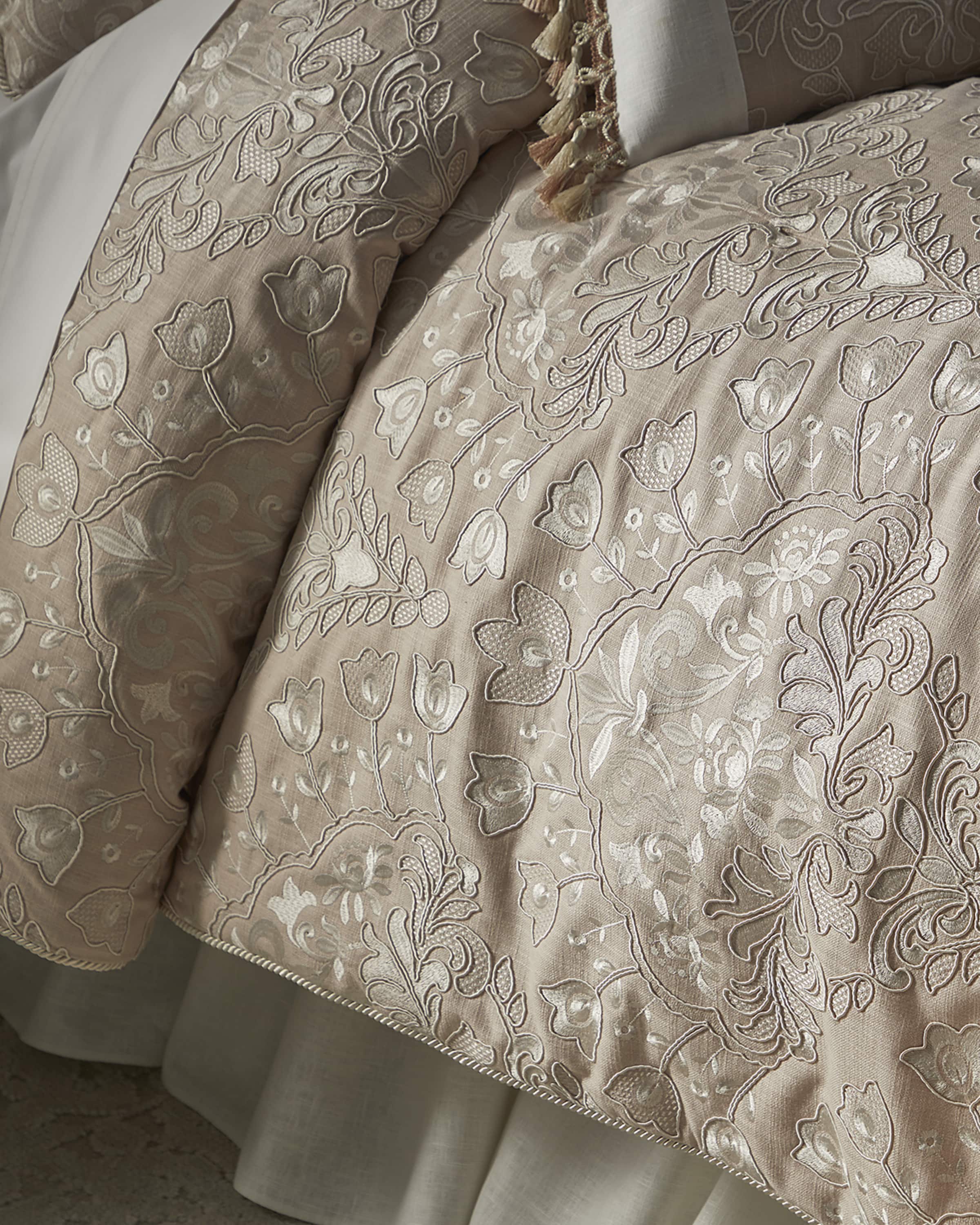 Austin Horn Collection Tulip Embroidered 3-Piece Comforter, King