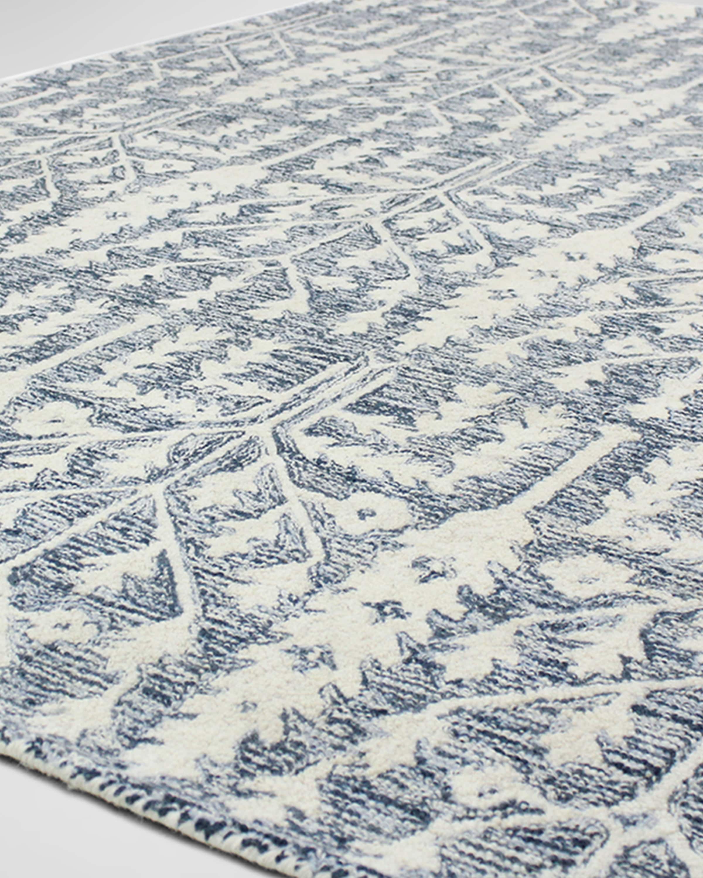 Antoine Hand Tufted Rug 5' x 8'