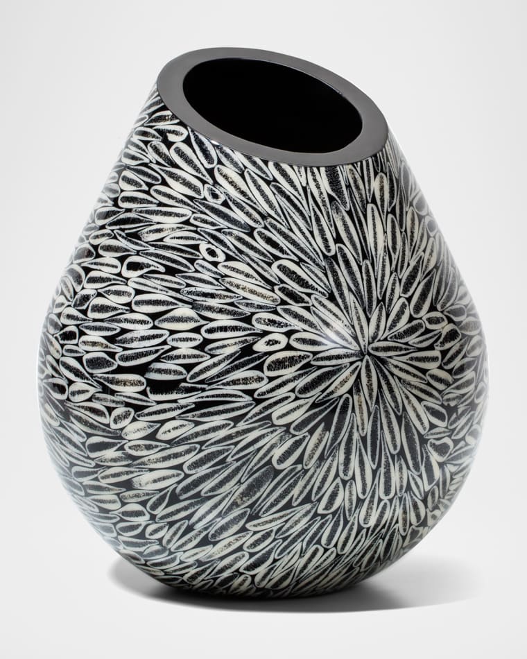LADORADA Light Almendro Teardrop Bone Vase