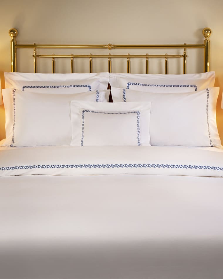 Haremlique Istanbul Bebek Queen Flat Sheet Bebek King Flat Sheet Bebek Standard Pillowcases, Set of 2