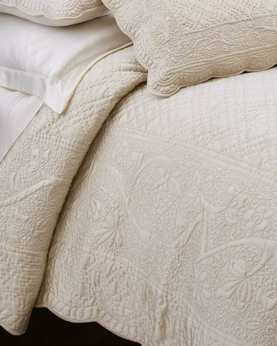 Amity Home Lyon King Quilt