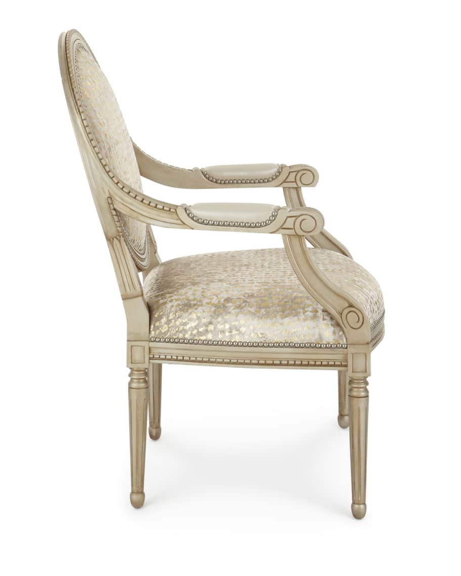 Image 3 of 5: Makayla Accent Chair