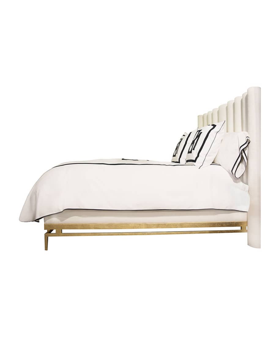 Image 3 of 4: Catalina Queen Bed