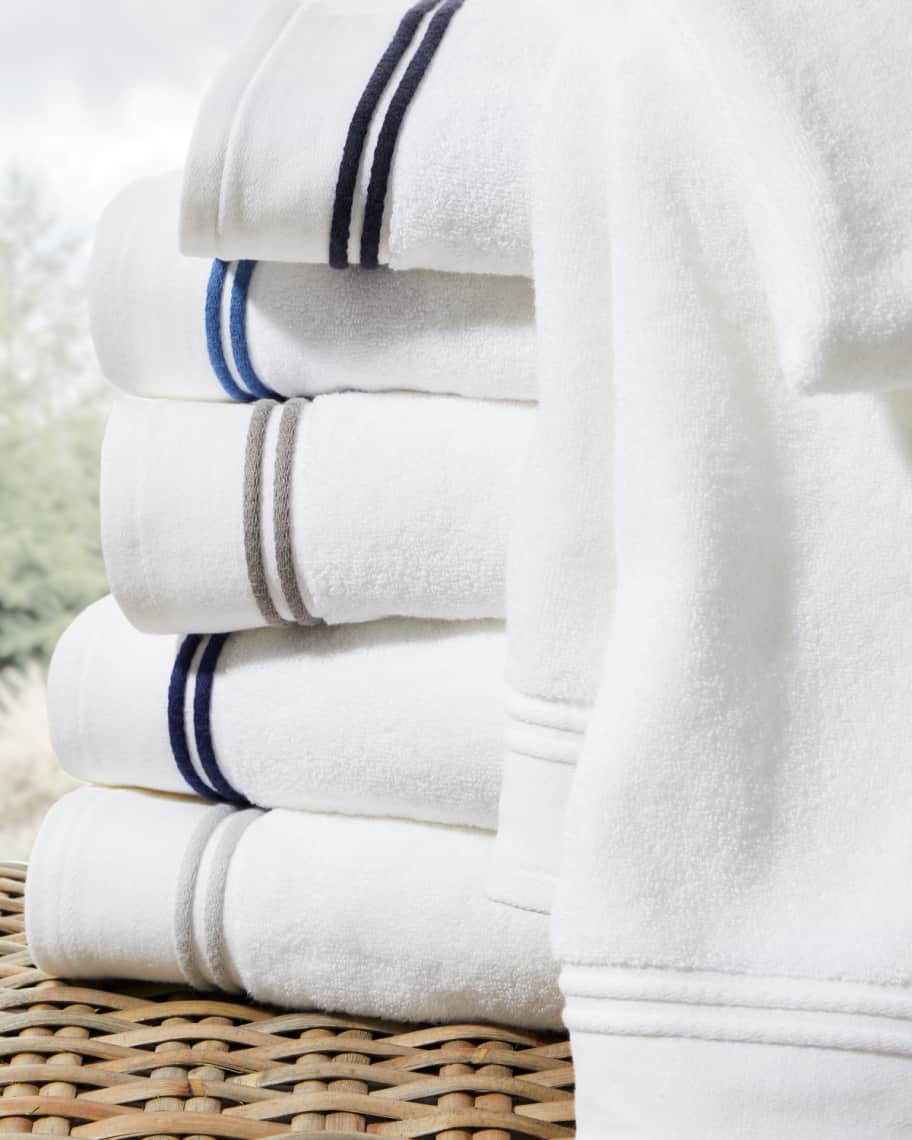 Image 2 of 2: Aura Bath Towel