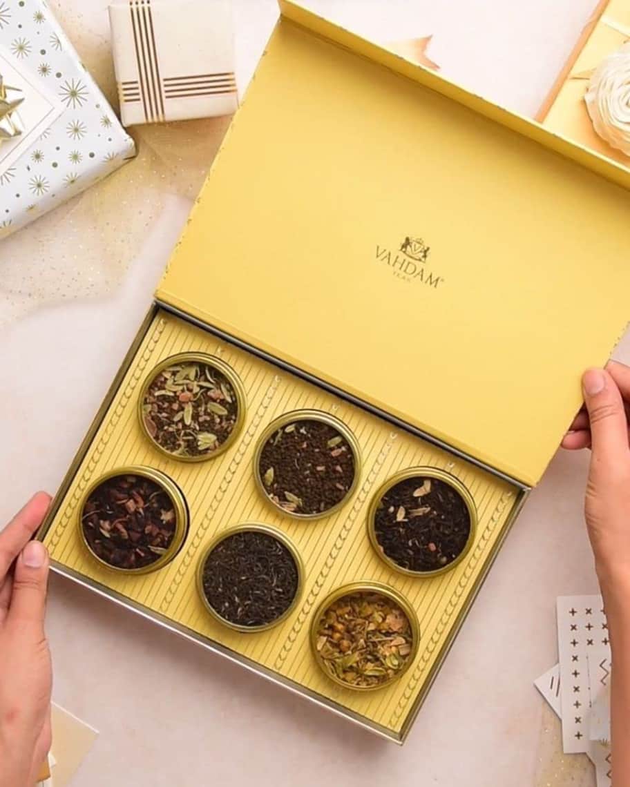 Image 2 of 5: Glow - Luxurious Tea Gift Set | 6 Delicious Teas Packed In Gold Tin Caddies