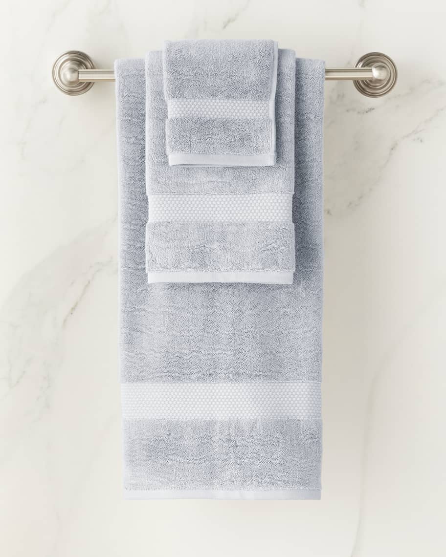 Kassatex Atelier 800-gram Bath Towel White
