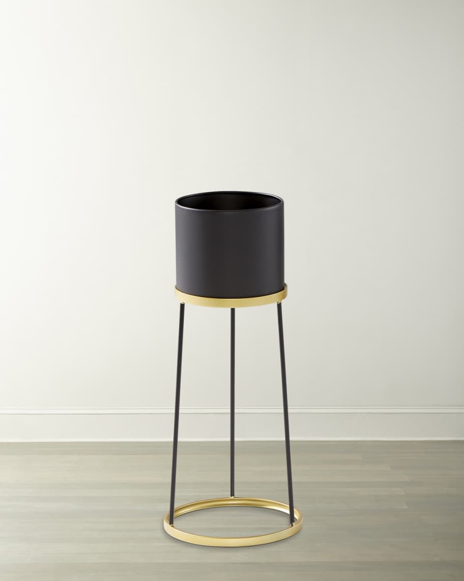 Image 1 of 1: Liza Large Planter