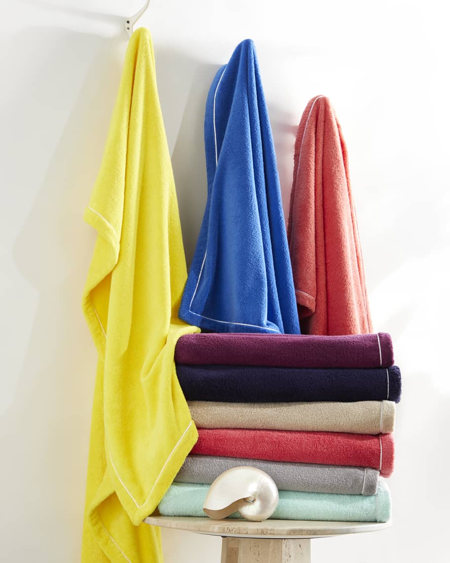 Image 1 of 4: Simple Classique Beach Towel