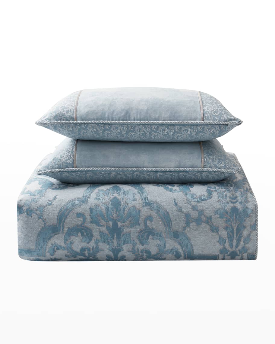 Image 2 of 5: Amarah Comforter Set