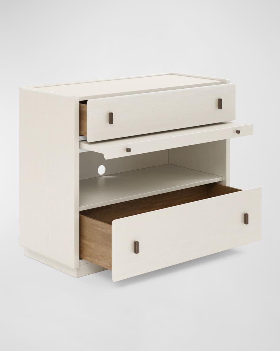 Image 3 of 4: Blanc Bachelor's Chest