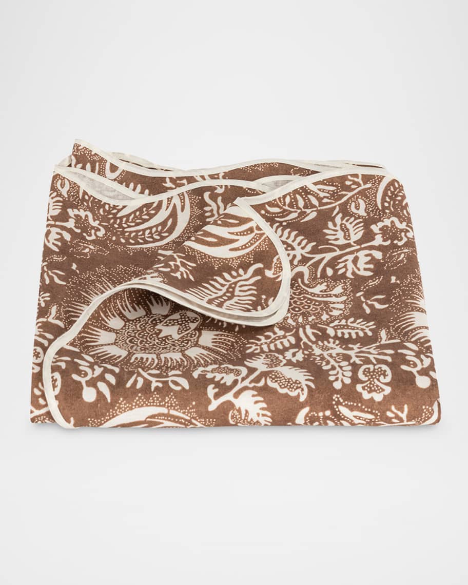Image 1 of 2: Granada Tablecloth, 90" Round