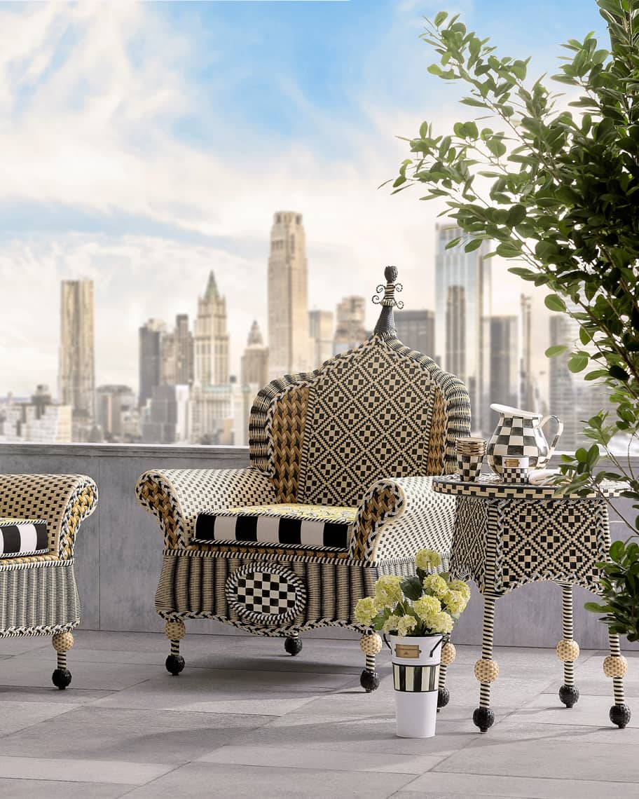 Image 3 of 4: Queen Bee Courtyard Outdoor Wing Chair