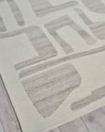 Image 3 of 8: Exquisite Rugs Carmel Hand-Tufted Rug