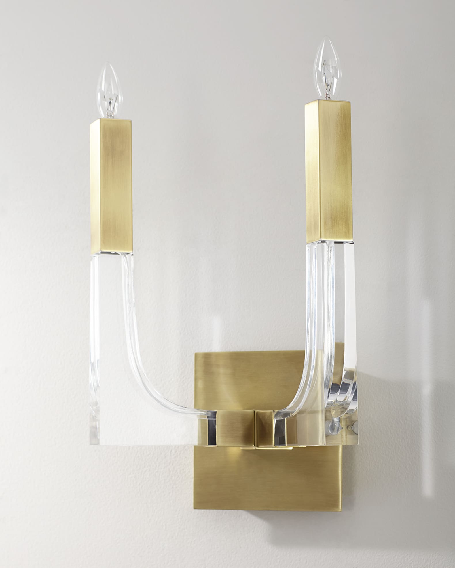 Double light clearance wall sconce