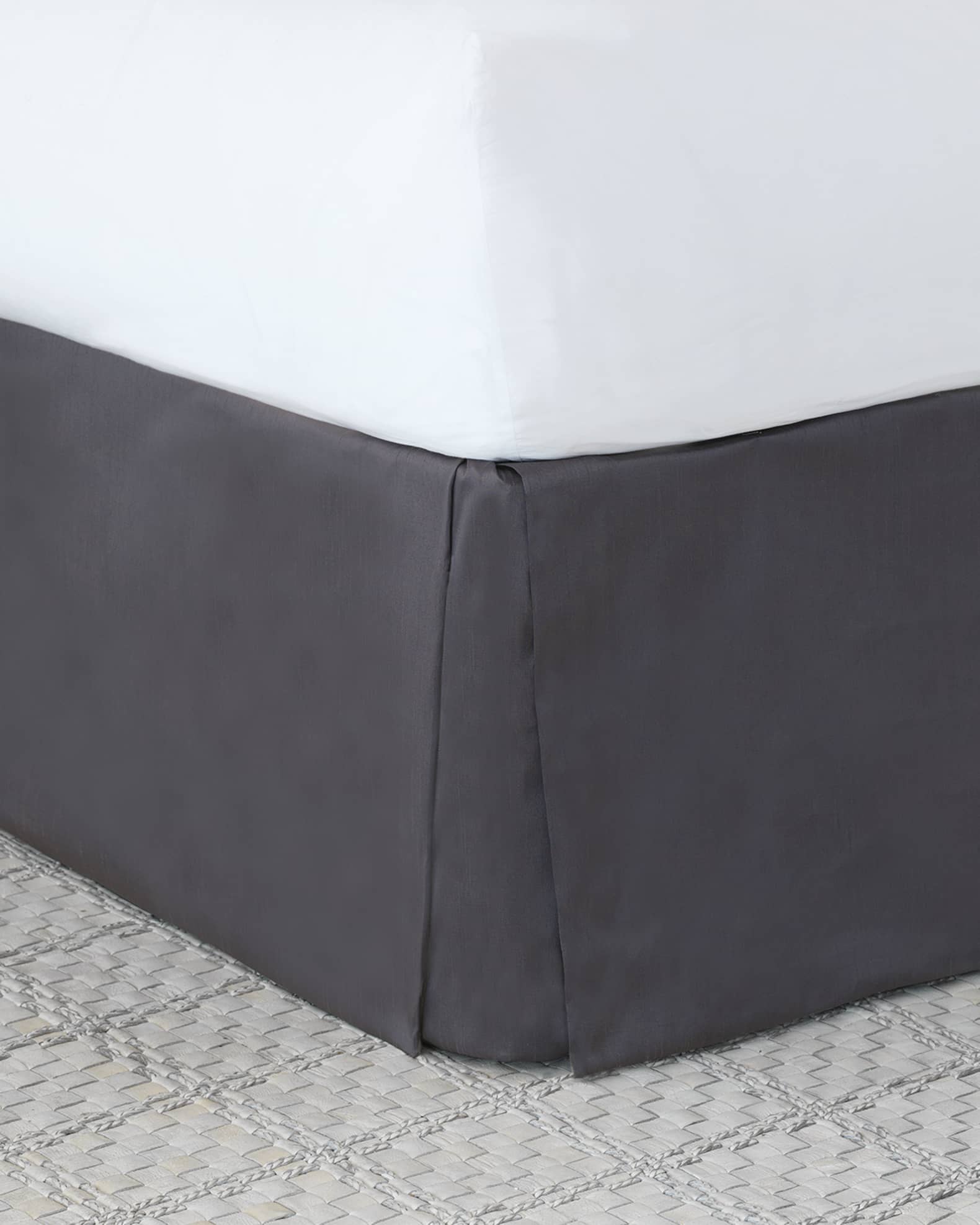 Black bed skirt queen online