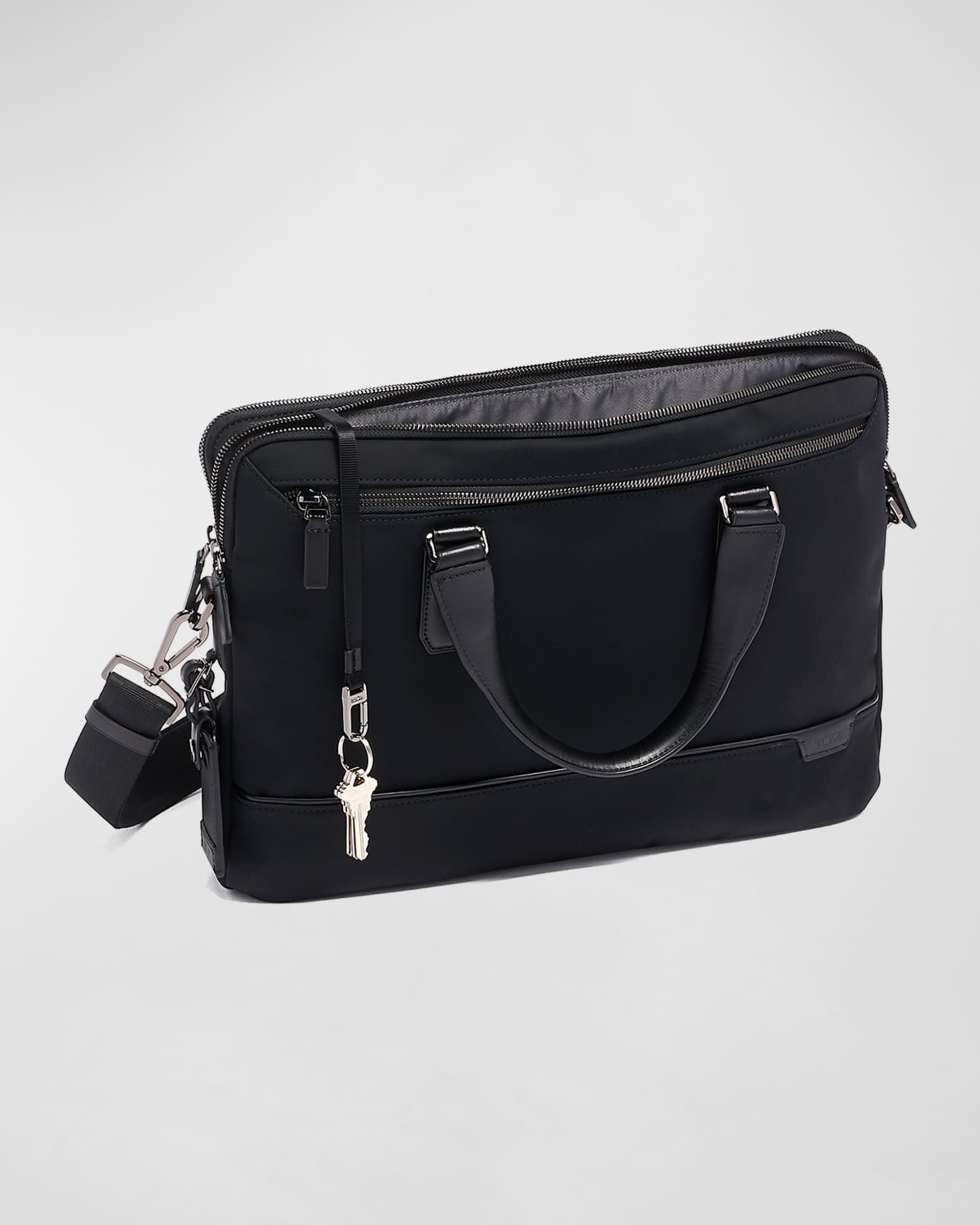 Tumi slim messenger bag on sale