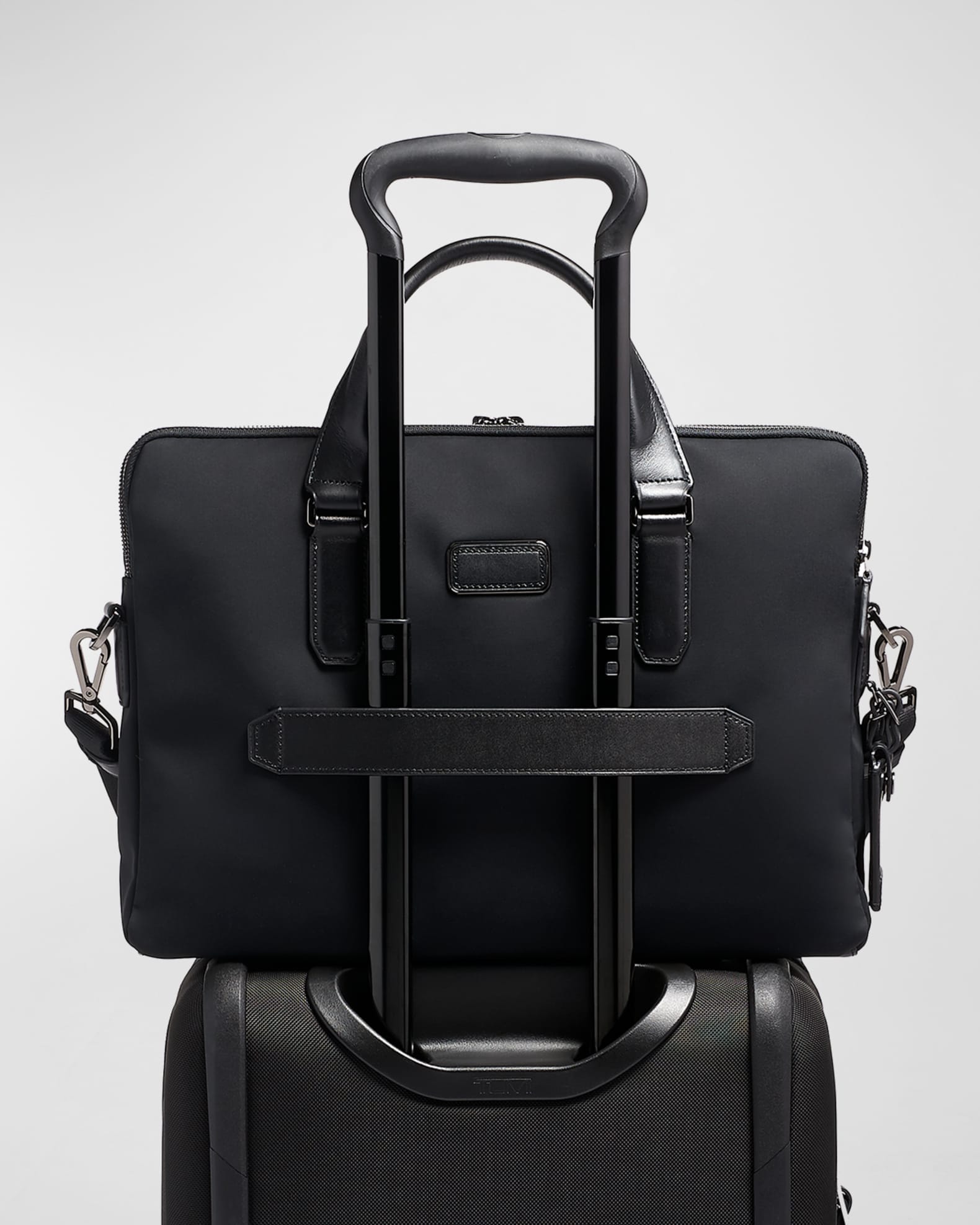 Tumi slim briefcase 2025