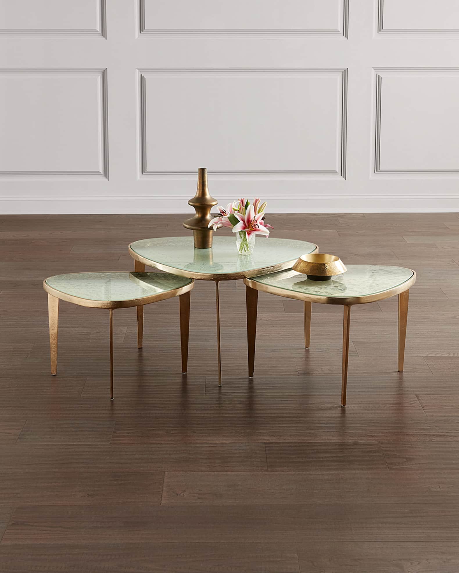 Round bunching shop coffee tables