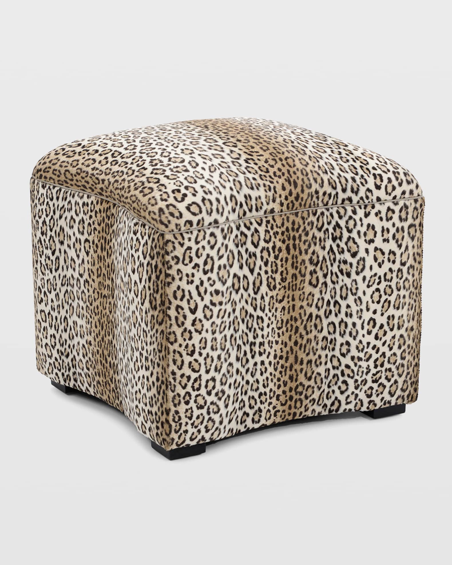 Curved footstool 2025