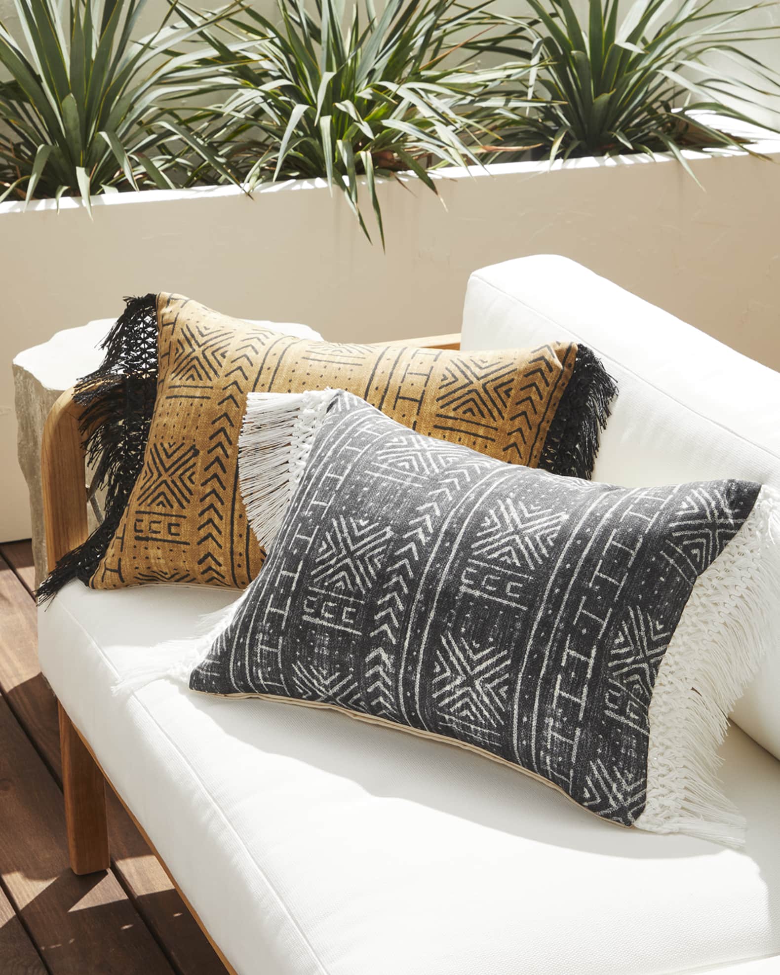 Horchow outdoor pillows sales