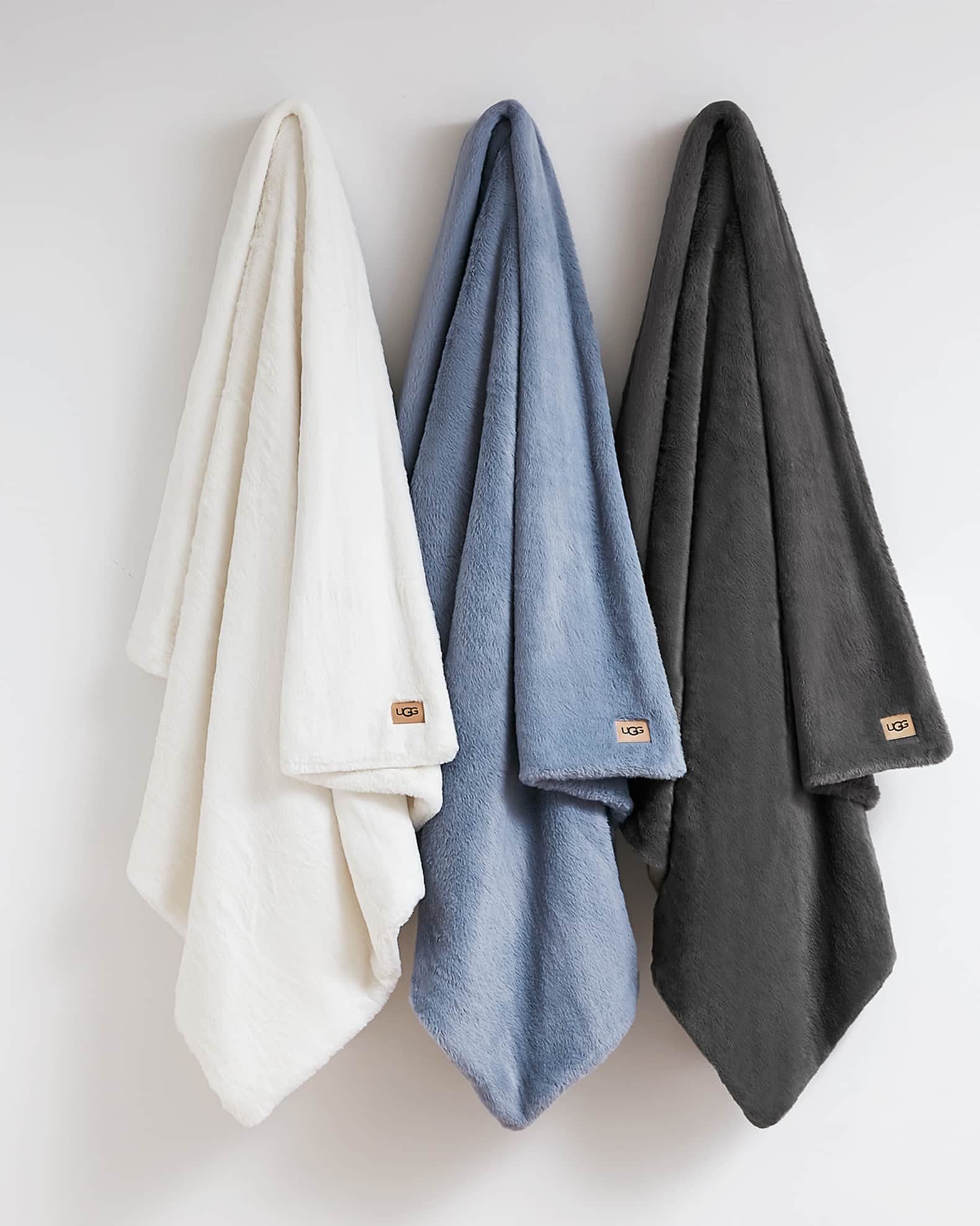 Ugg laguna 2025 throw blanket