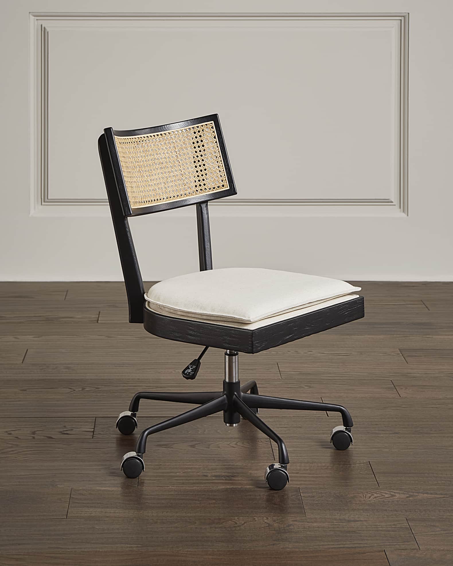 Four hands desk 2025 chair