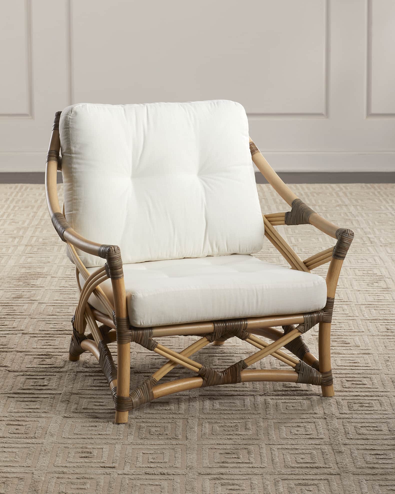 Dune lounge outlet chair