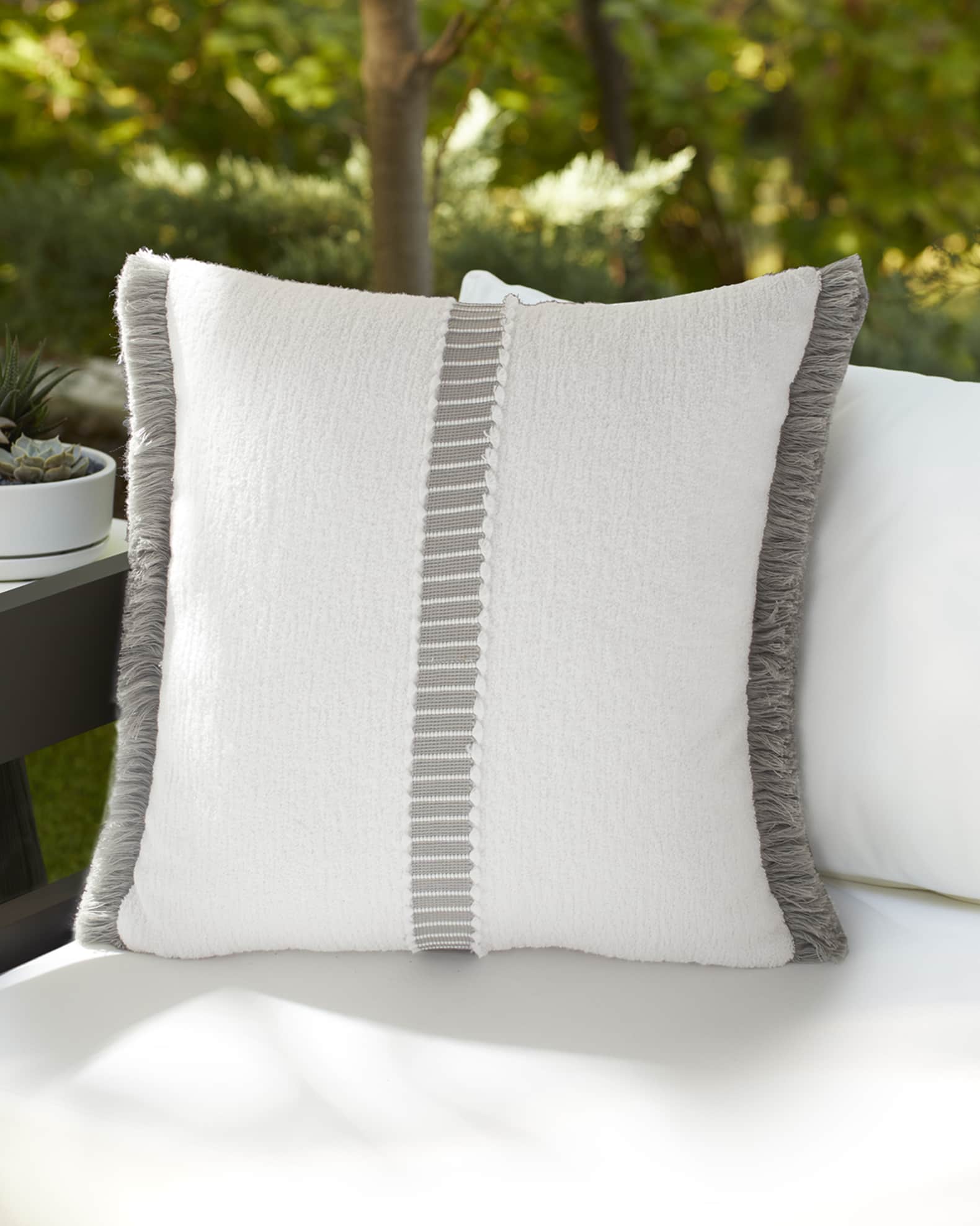 Horchow outdoor on sale pillows