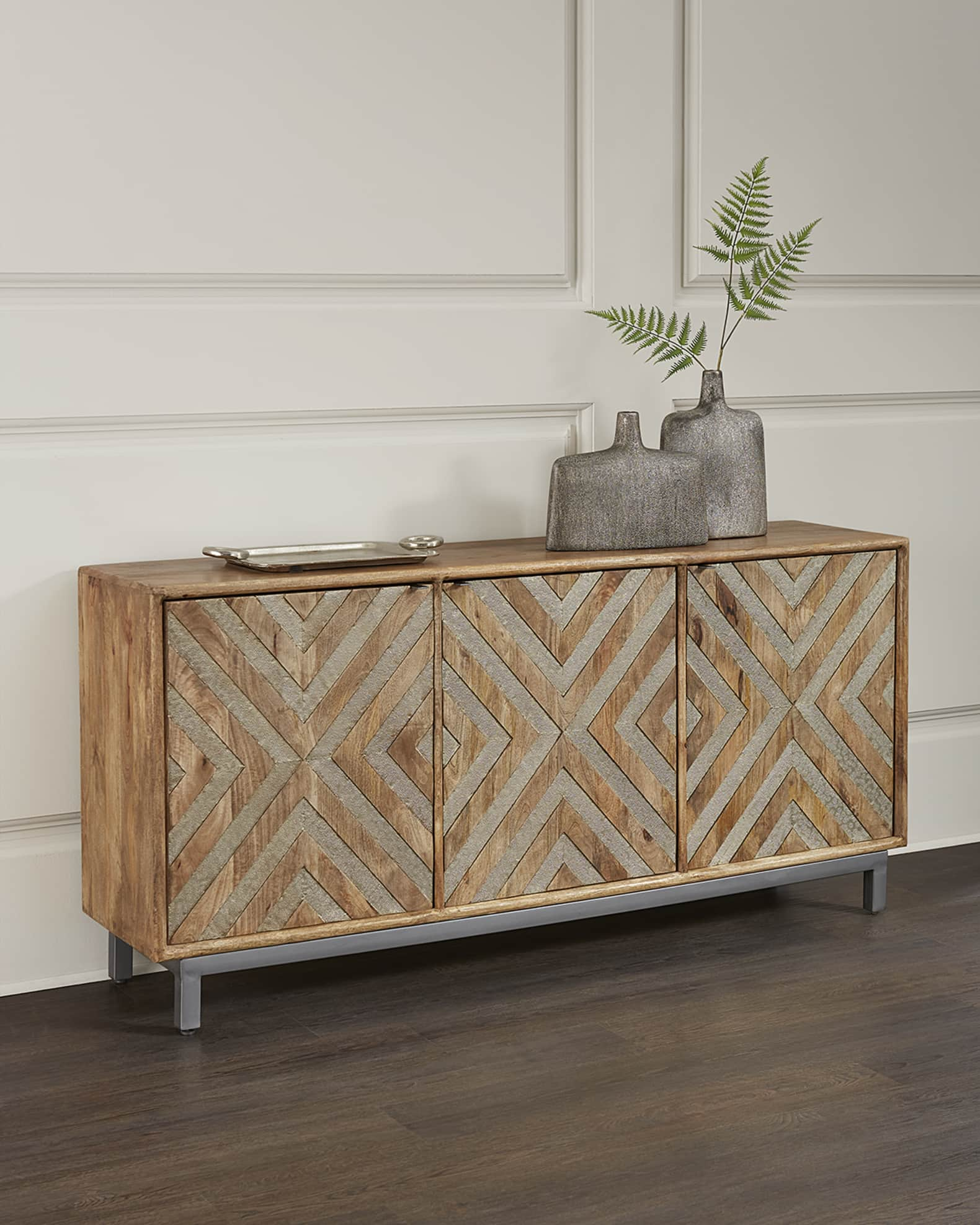 Hooker Furniture Serramonte 69 Entertainment Console