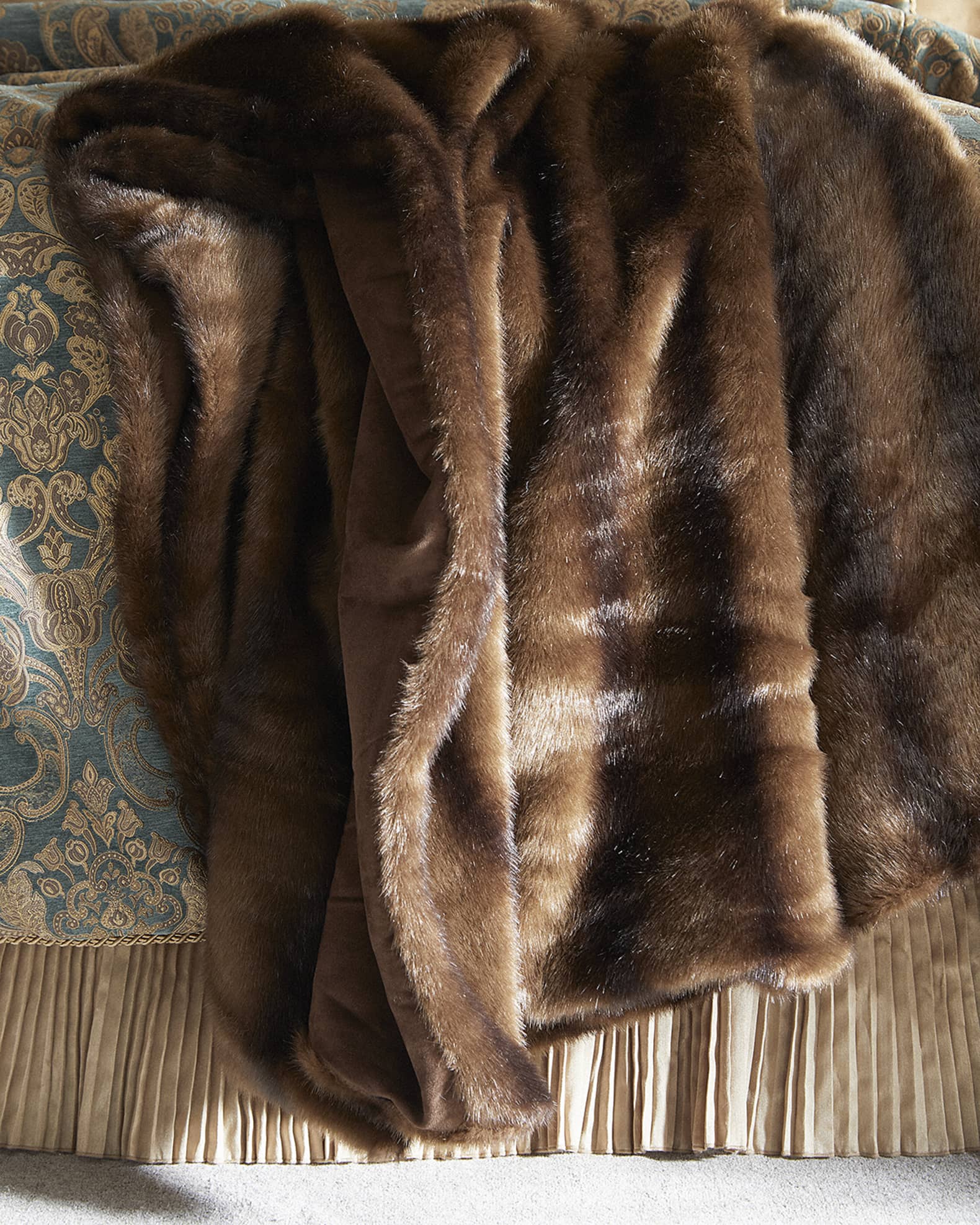 Large faux fur throw 2025