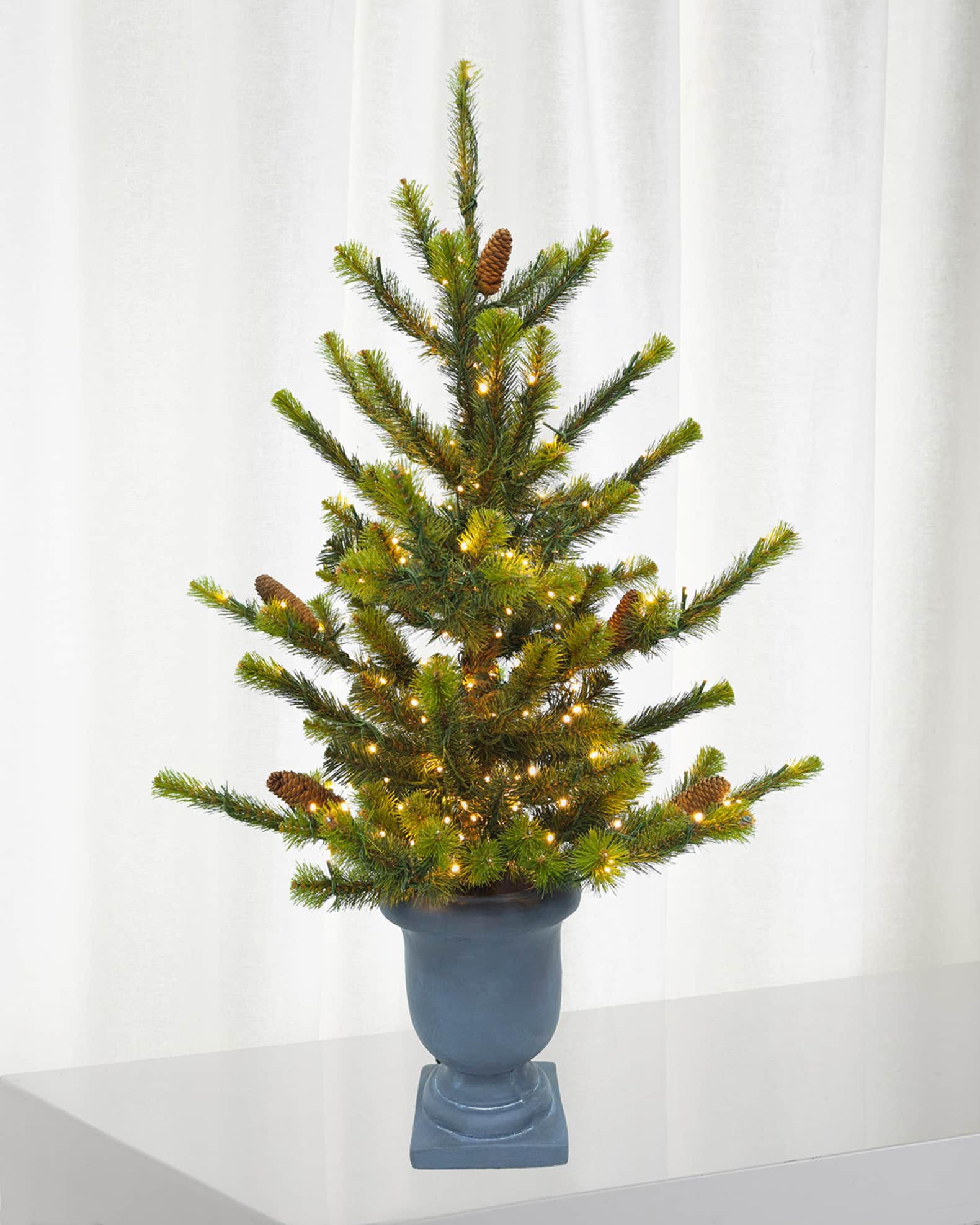 Winward Home Deluxe Village Mix Pine 3.5' Potted PreLit Christmas Tree