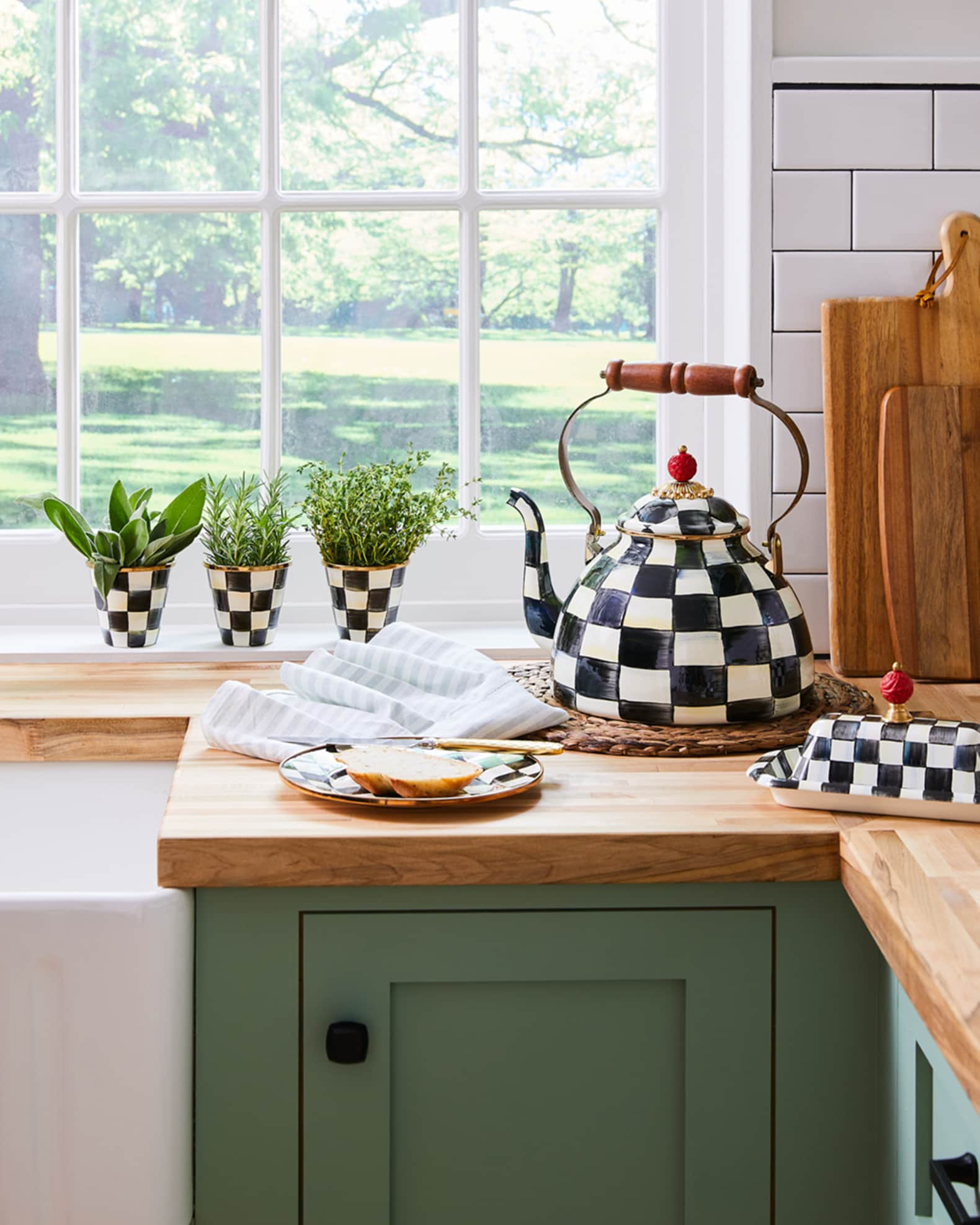 マッケンジーチャイルズ ケトル やかん コートリーチェック 白緑 MacKenzie-Childs Courtly Check Three-Quart Tea Kettle | Horchow